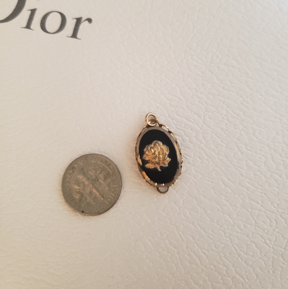 Rose Amulet